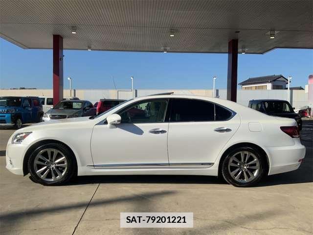 Lexus LS 2013-01 1609708-10