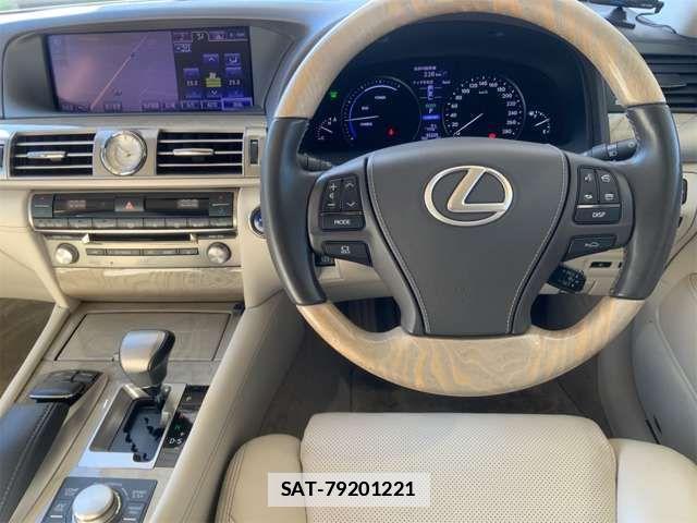 Lexus LS 2013-01 1609708-16