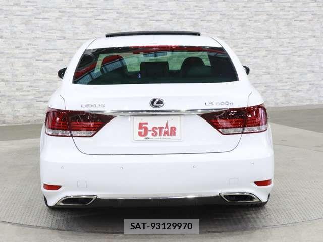 Lexus LS 2012-11 1932593-13