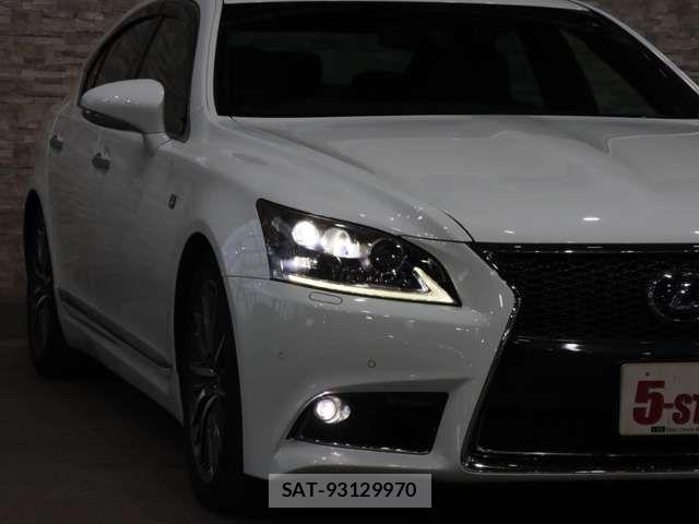 Lexus LS 2012-11 1932593-14