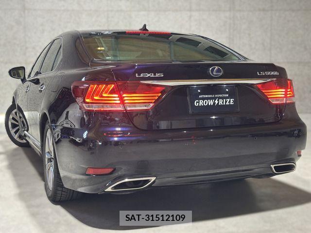 Lexus LS 2015-04 2002328-3