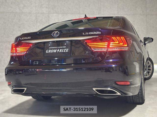Lexus LS 2015-04 2002328-4