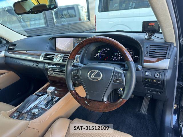 Lexus LS 2015-04 2002328-5