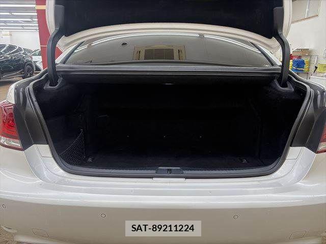 Lexus LS 2013-02 3377922-9