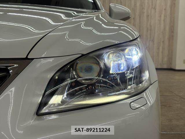 Lexus LS 2013-02 3377922-11