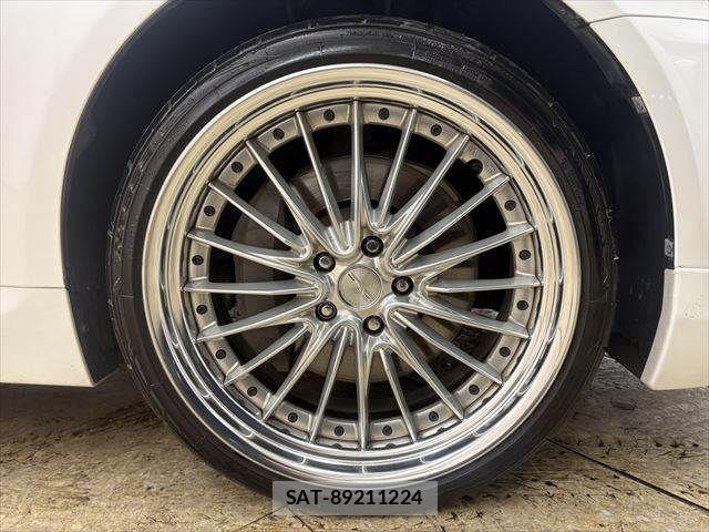 Lexus LS 2013-02 3377922-13