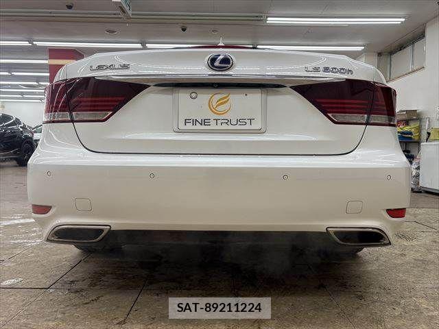 Lexus LS 2013-02 3377922-17