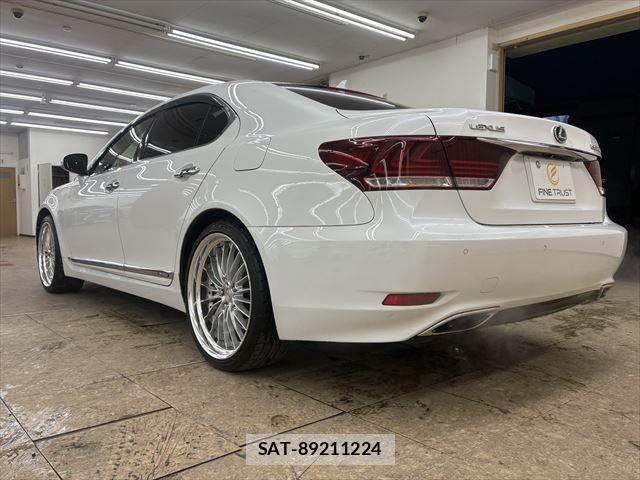 Lexus LS 2013-02 3377922-19