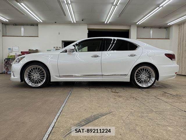Lexus LS 2013-02 3377922-20