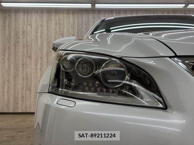 Lexus LS 2013-02 3377922-23