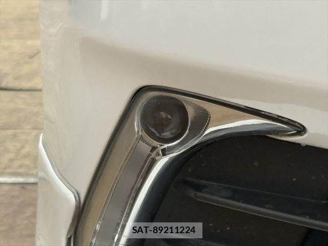 Lexus LS 2013-02 3377922-24
