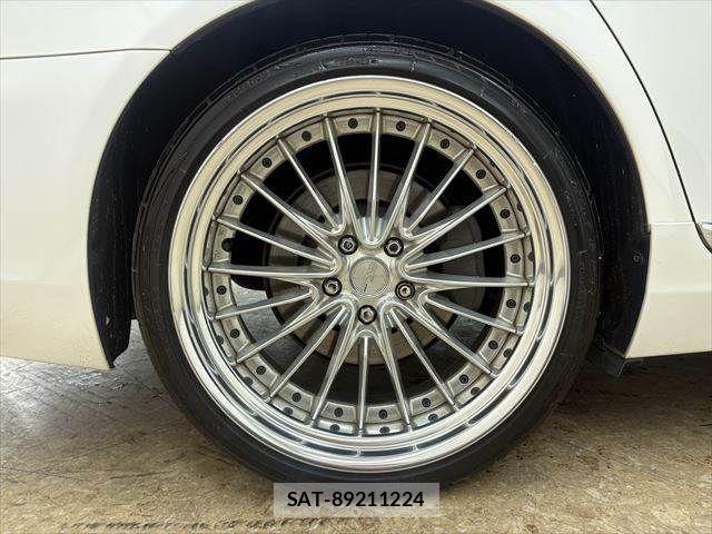 Lexus LS 2013-02 3377922-27