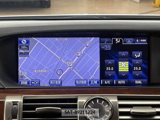 Lexus LS 2013-02 3377922-4