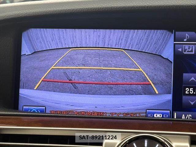 Lexus LS 2013-02 3377922-6