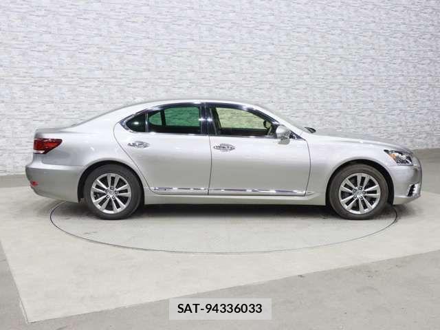 Lexus LS 2015-05 3674658-12