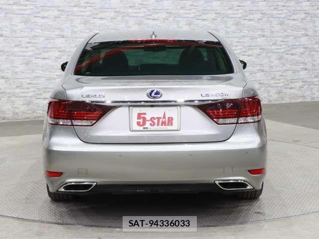 Lexus LS 2015-05 3674658-13
