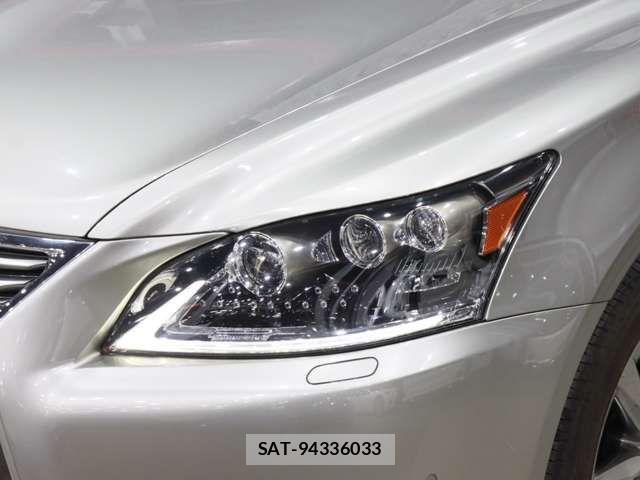 Lexus LS 2015-05 3674658-6