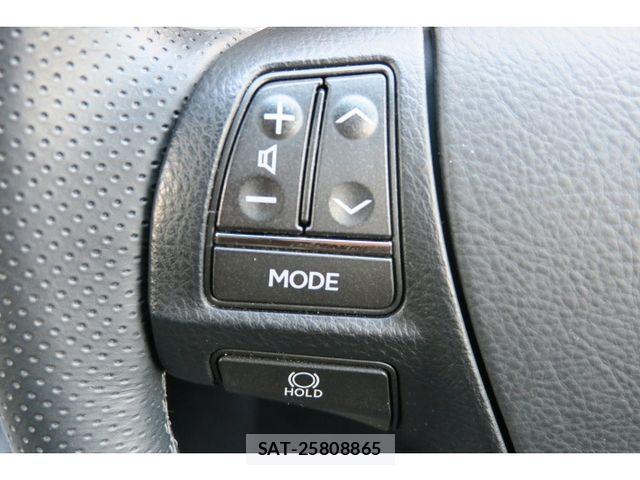 Lexus LS 2013-02 4044644-23