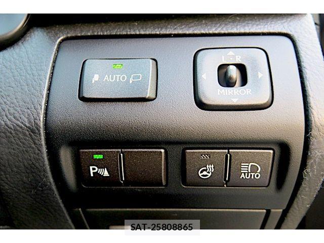 Lexus LS 2013-02 4044644-24