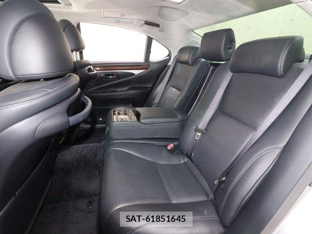 Lexus LS 2015-09 4176047-10