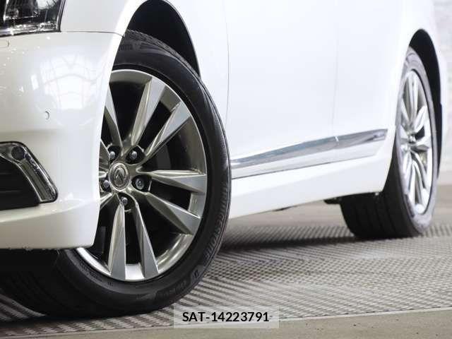 Lexus LS 2016-01 4393150-17