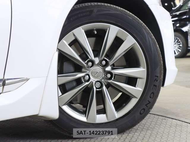 Lexus LS 2016-01 4393150-18