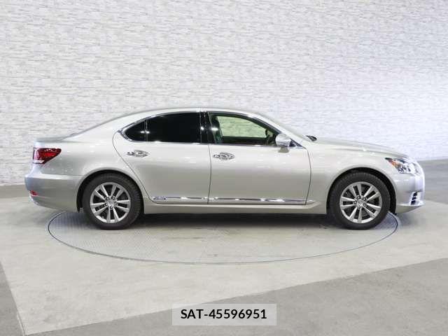 Lexus LS 2013-11 4964493-12