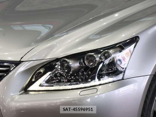 Lexus LS 2013-11 4964493-15
