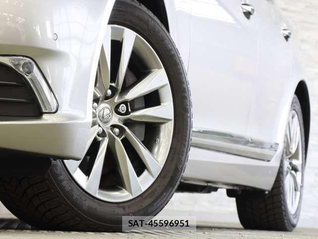 Lexus LS 2013-11 4964493-18