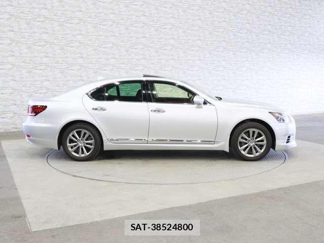 Lexus LS 2013-11 6245197-12