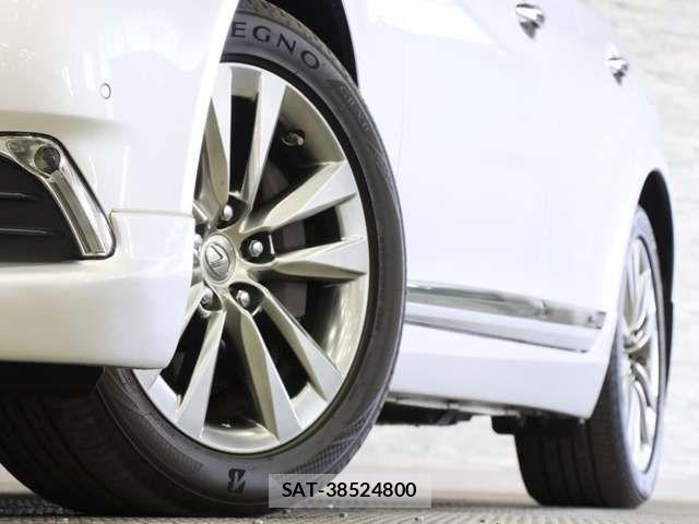 Lexus LS 2013-11 6245197-18