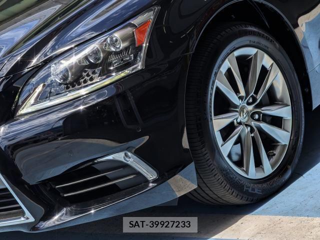 Lexus LS 2015-11 6612863-9