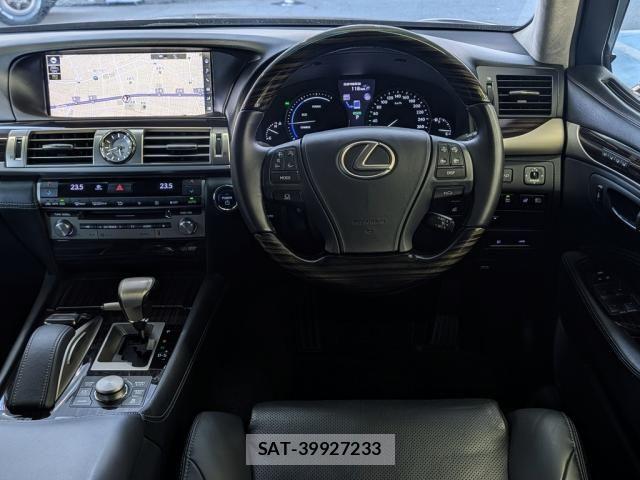 Lexus LS 2015-11 6612863-13