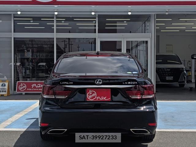 Lexus LS 2015-11 6612863-4