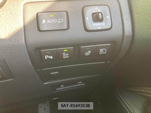 Lexus LS 2015-11 6612866-15