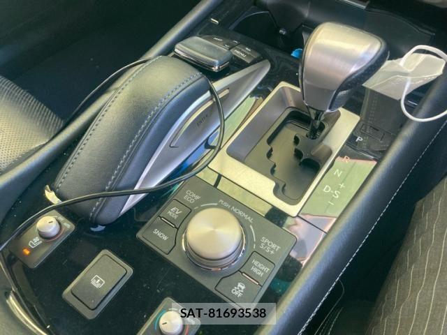 Lexus LS 2015-11 6612866-17