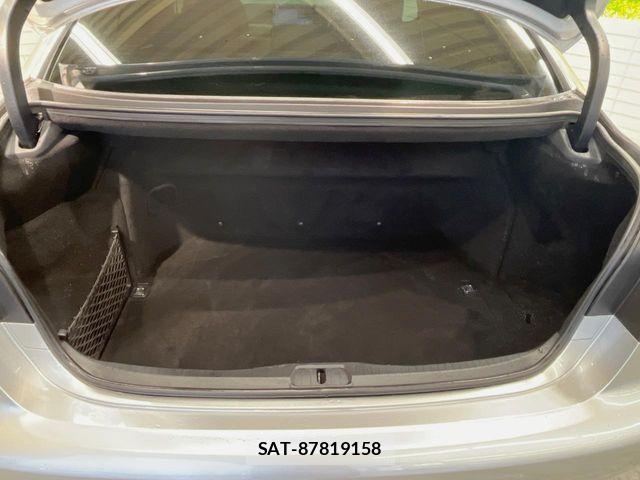 Lexus LS 2013-06 6641846-10