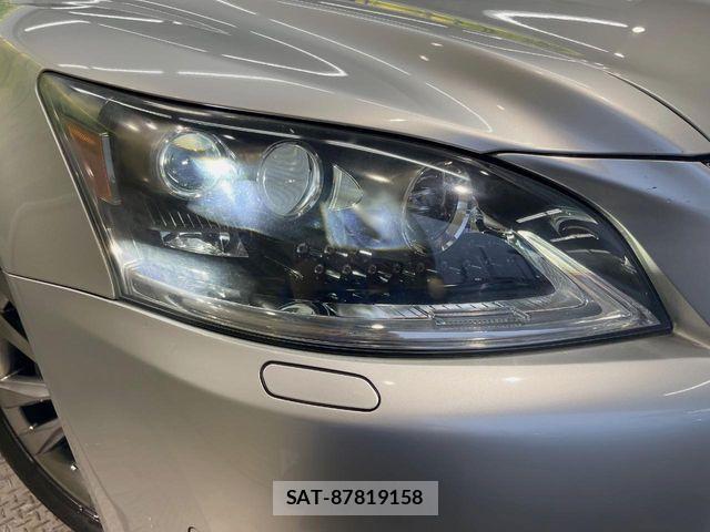 Lexus LS 2013-06 6641846-12