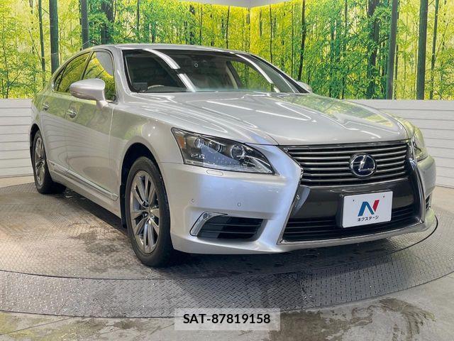Lexus LS 2013-06 6641846-16