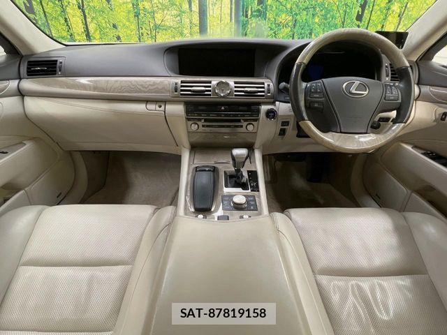 Lexus LS 2013-06 6641846-1