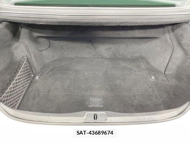 Lexus LS 2012-11 6752247-10
