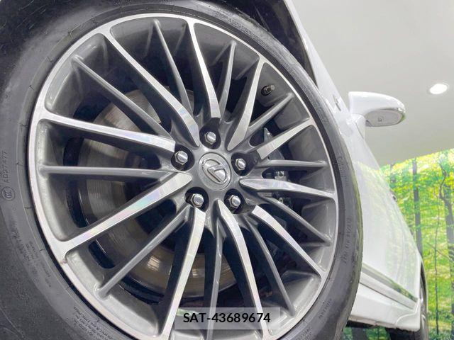 Lexus LS 2012-11 6752247-11