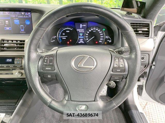 Lexus LS 2012-11 6752247-12