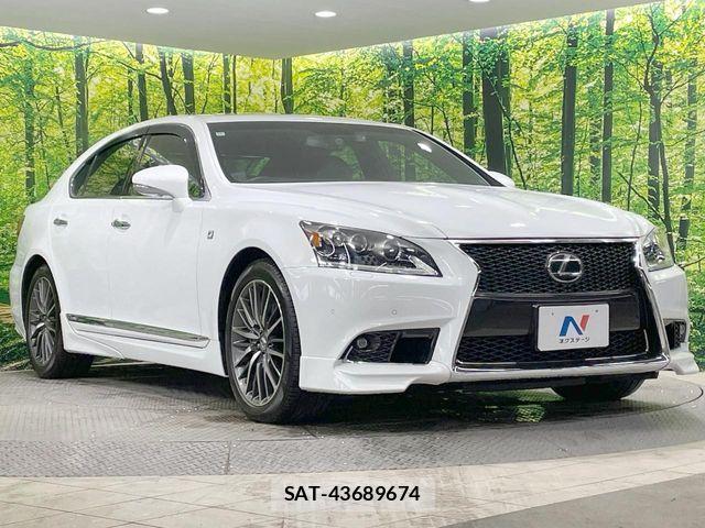 Lexus LS 2012-11 6752247-16