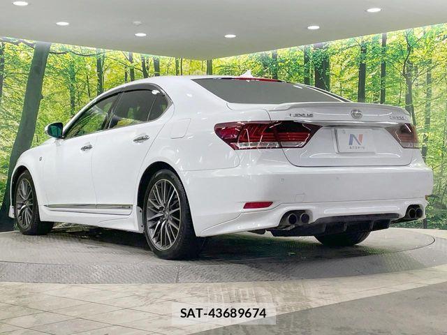 Lexus LS 2012-11 6752247-17