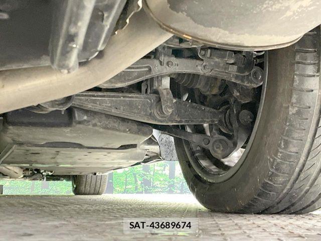 Lexus LS 2012-11 6752247-19