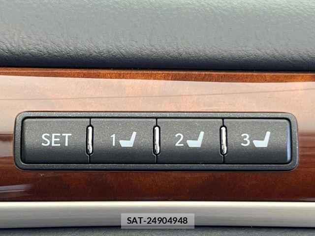 Lexus LS 2014-12 6815714-9