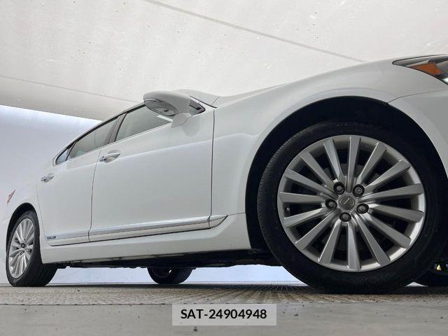 Lexus LS 2014-12 6815714-11