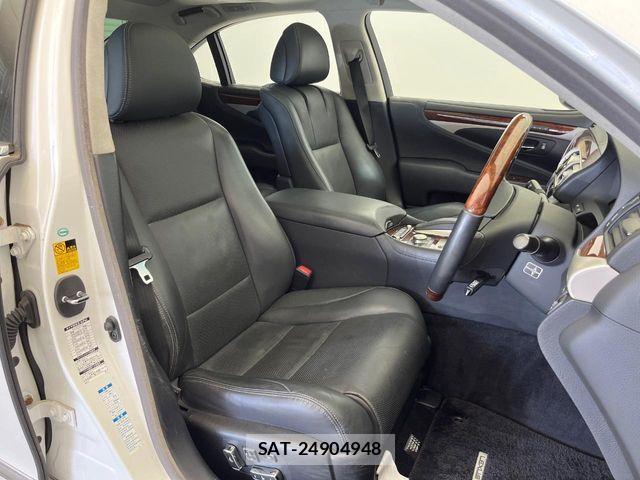 Lexus LS 2014-12 6815714-12