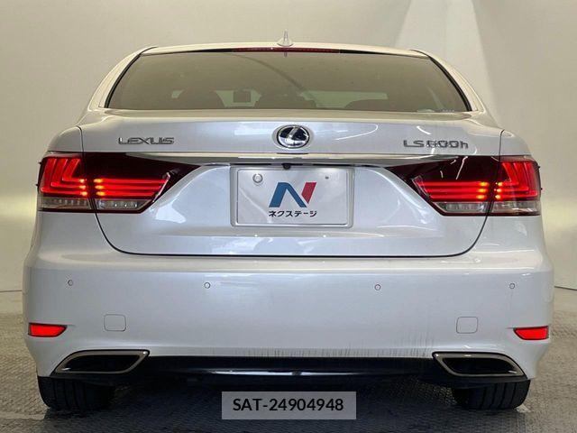 Lexus LS 2014-12 6815714-15